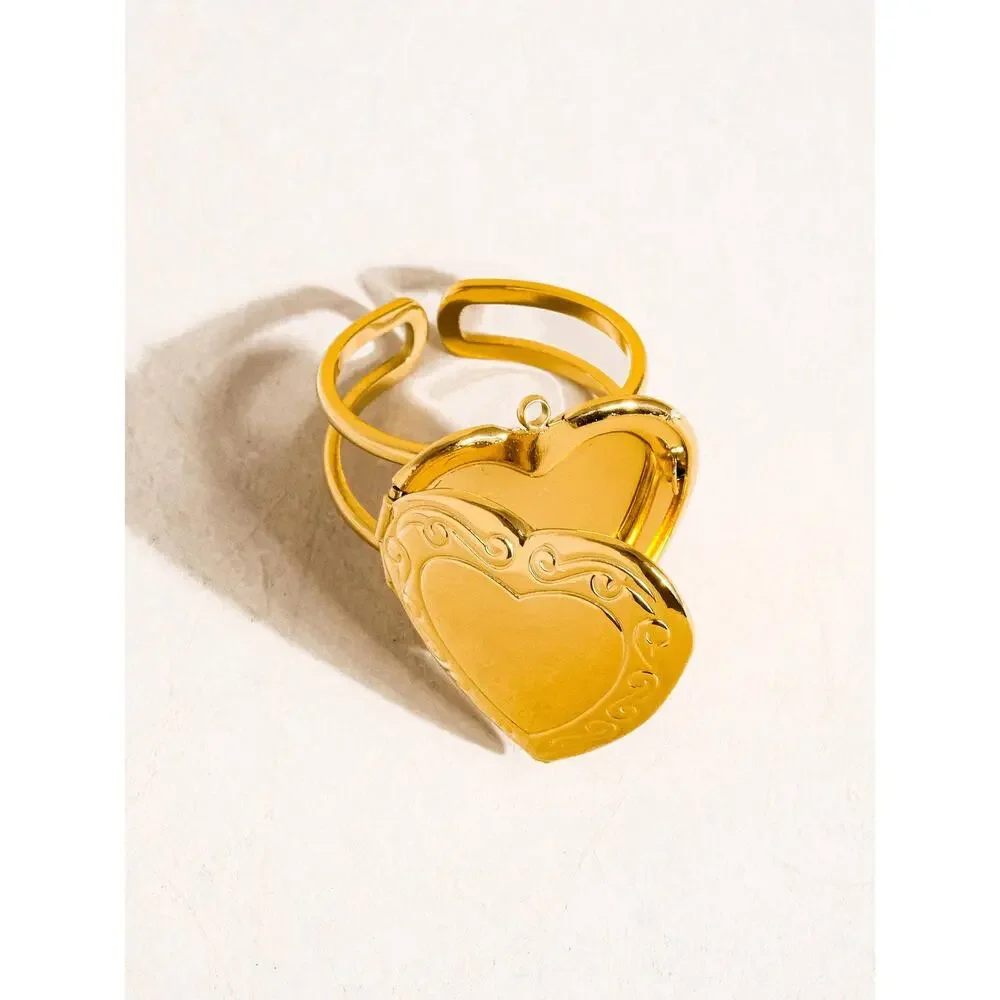 Sefina 18K Non-Tarnish Locket Heart Ring